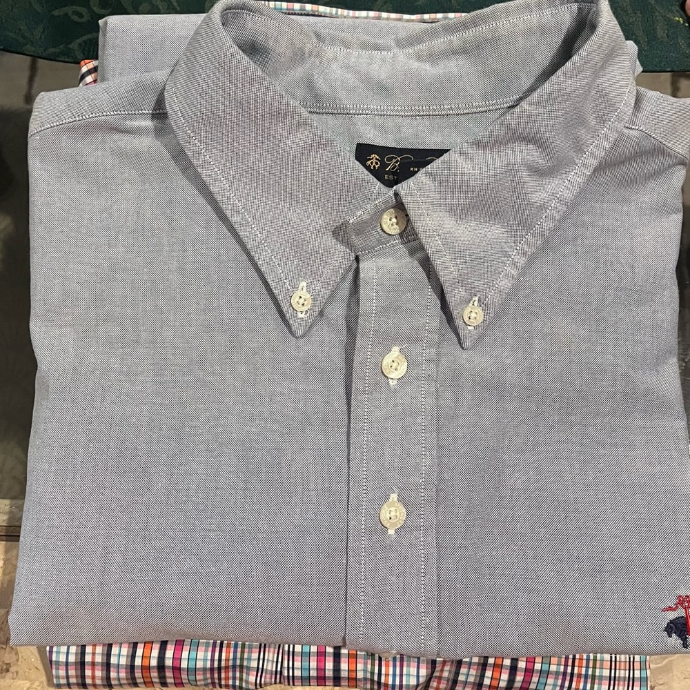 Brooks Brothers color blue
